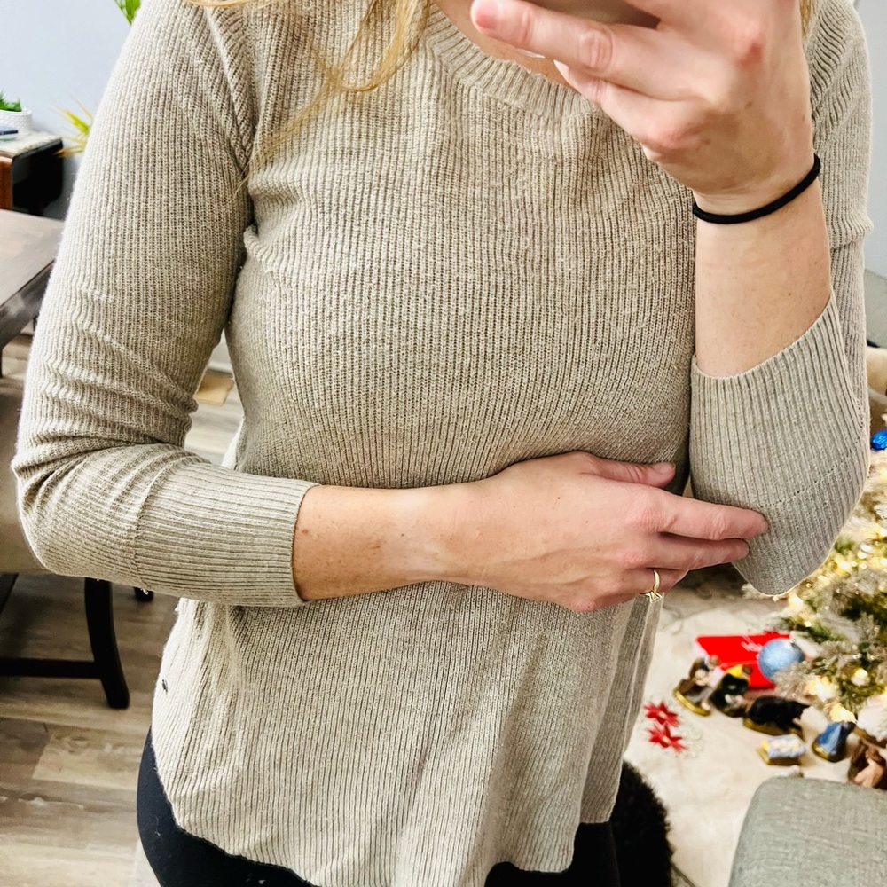 American Eagle Lightweight Sweater